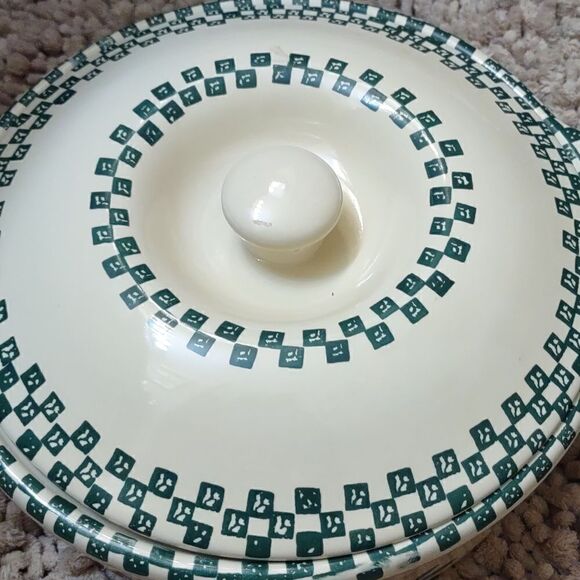 Vintage Stoneware Apple and Green Checked Covered Casserole Baking Dish‎ - Picture 3 of 10
